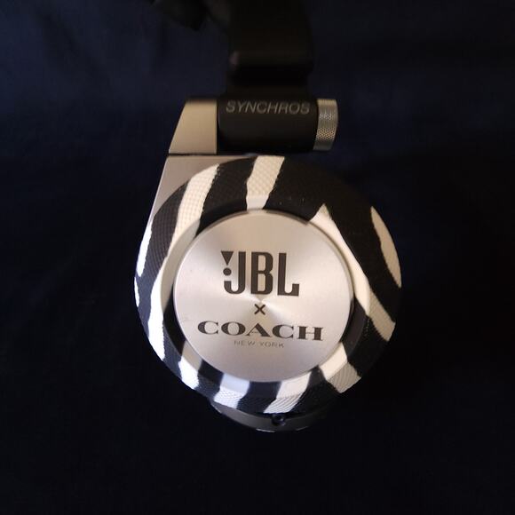 Rare Coach New York JBL Synchros E40BT Bluetooth Wireless Ear Headphones Black - Picture 11 of 16